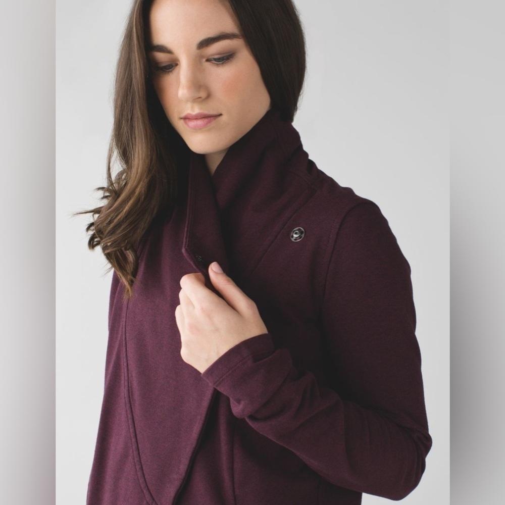 Lululemon That's A Wrap
Heathered Bordeaux Drama - Picture 7 of 13